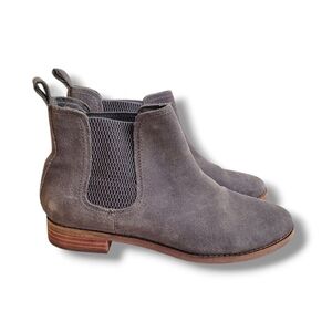 Toms Ella Gray Suede Ankle Boots Size 7.5 Pull On Minimalist Modern Chelsea